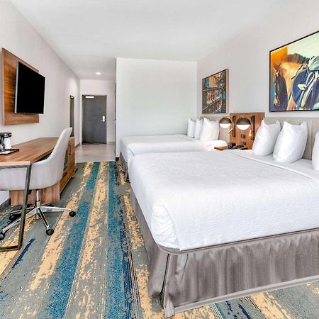 La Quinta Inn & Suites By Wyndham טרל מראה חיצוני תמונה