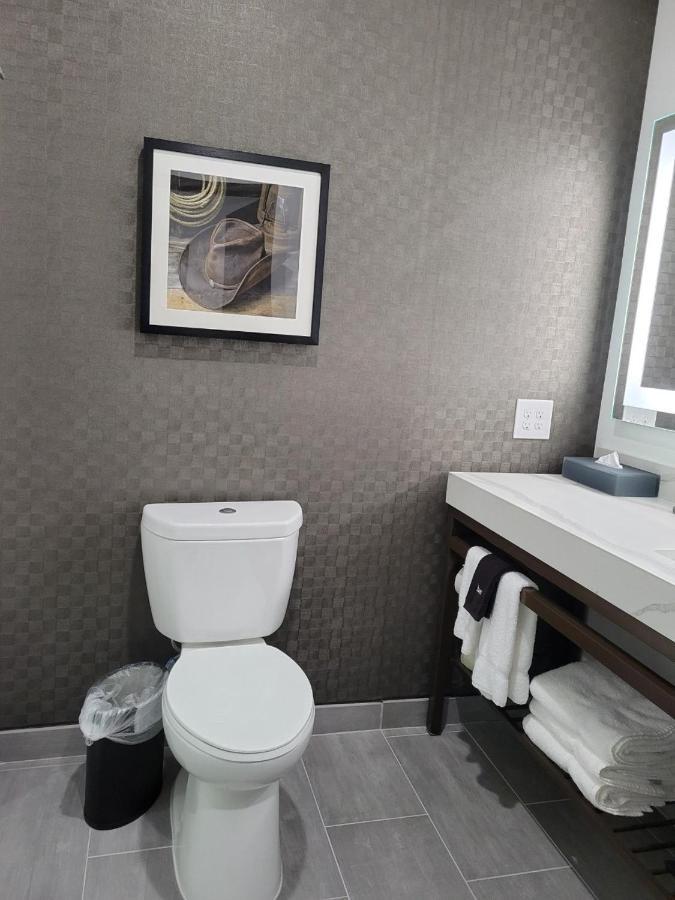 La Quinta Inn & Suites By Wyndham טרל מראה חיצוני תמונה
