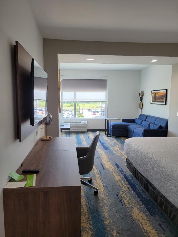 La Quinta Inn & Suites By Wyndham טרל מראה חיצוני תמונה