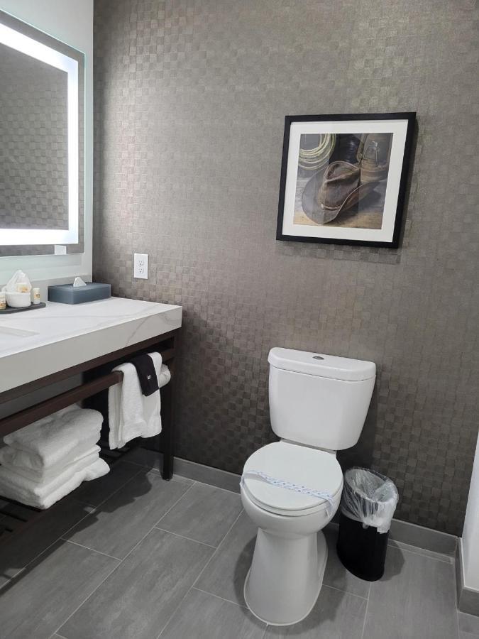 La Quinta Inn & Suites By Wyndham טרל מראה חיצוני תמונה
